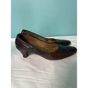 Women's Rare Vintage Peacock Hi Arch Genuine Brown Crocodile Shoes. Size 7 S-320